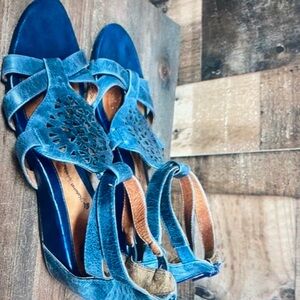 Sofft Strappy open toe zip low wedge leather sandals blue women’s size 8.5